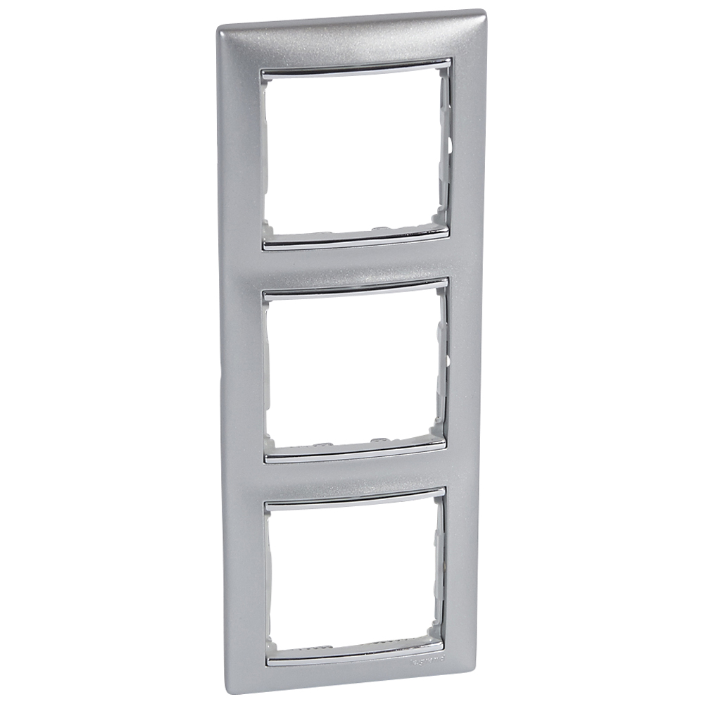 Рамка 3п вер Алюм/Серебр VLN