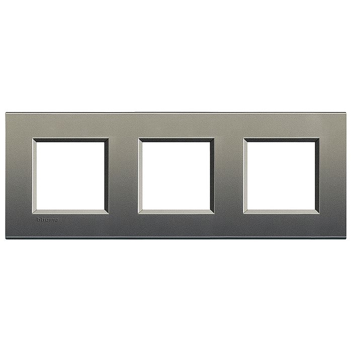 Рамка 3 поста BTicino LIVING LIGHT, горизонтальная, серый шелк, LNA4802M3AE