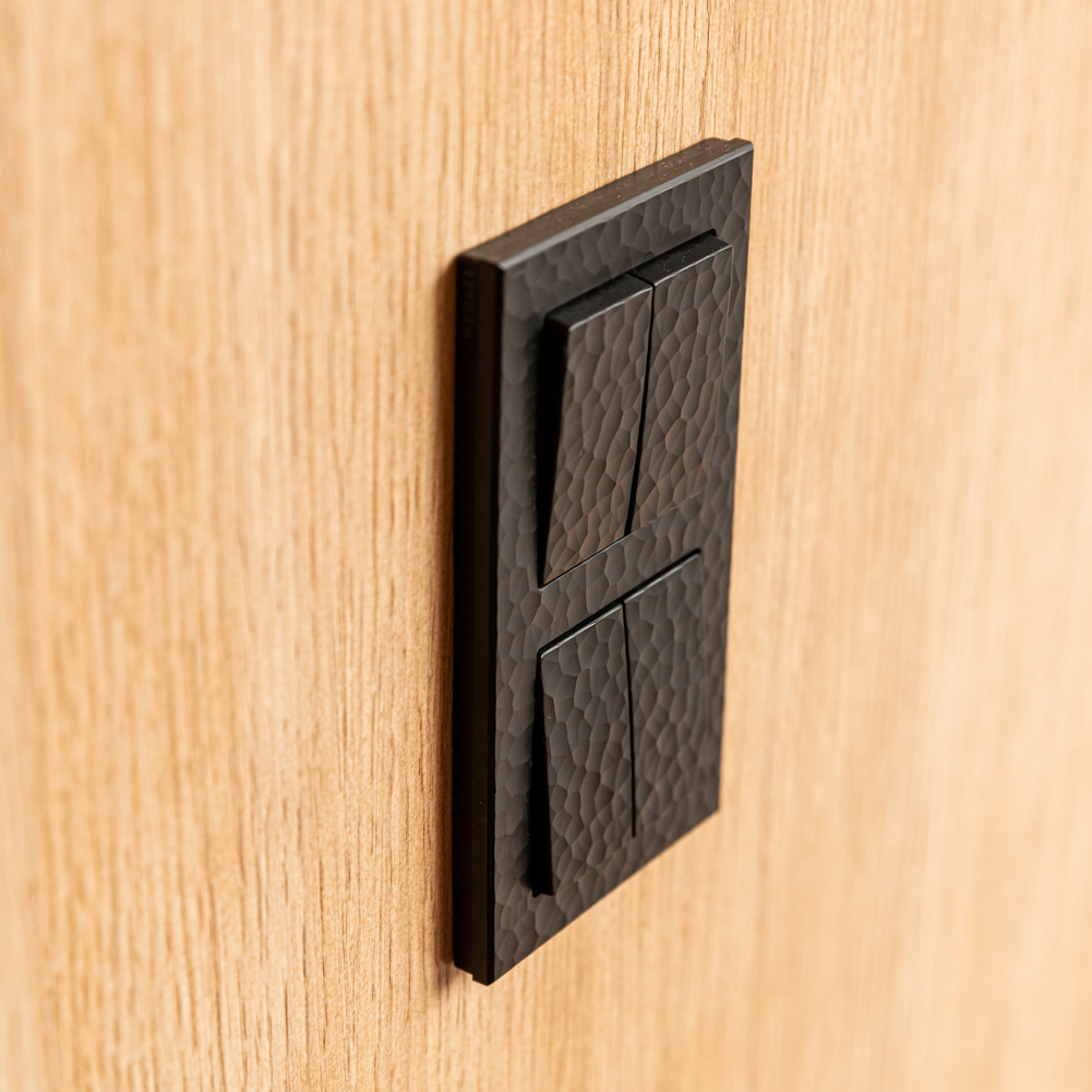 Рамка из поликарбоната на 2 поста Hammer черный W0022408